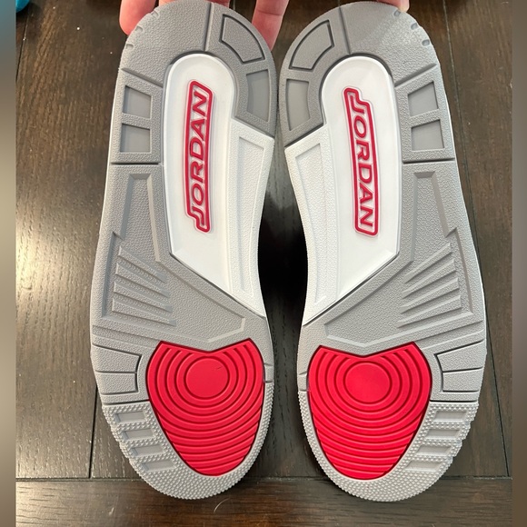 Nike Air Jordan 3 Retro ‘Cardinal Red’ Shoes - Picture 6 of 6